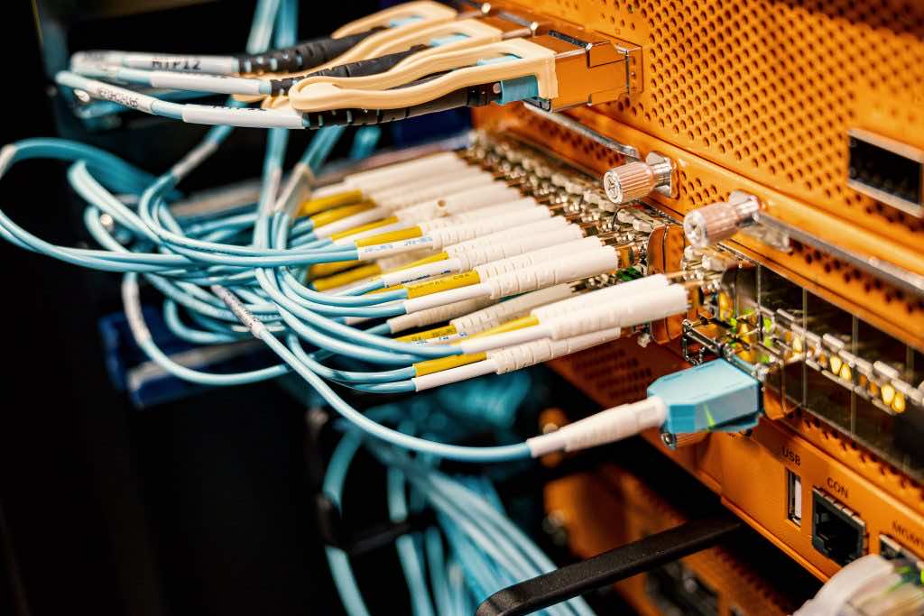 呼叫中心语音线路类型、关键功能与特点